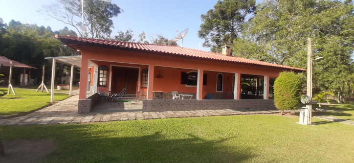 Fazenda à venda com 6 quartos, 400m² - Foto 1