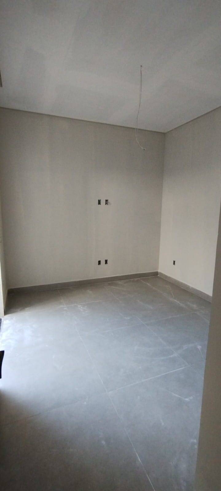 Casa à venda com 4 quartos, 230m² - Foto 2