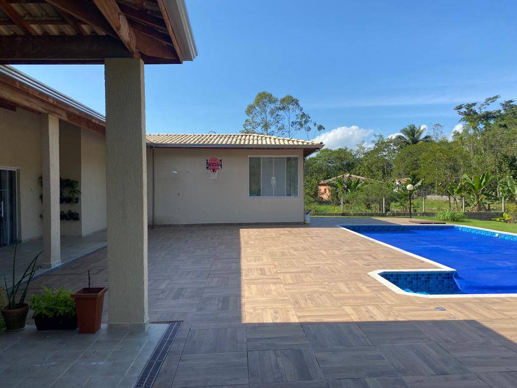 Fazenda à venda com 4 quartos, 300m² - Foto 1