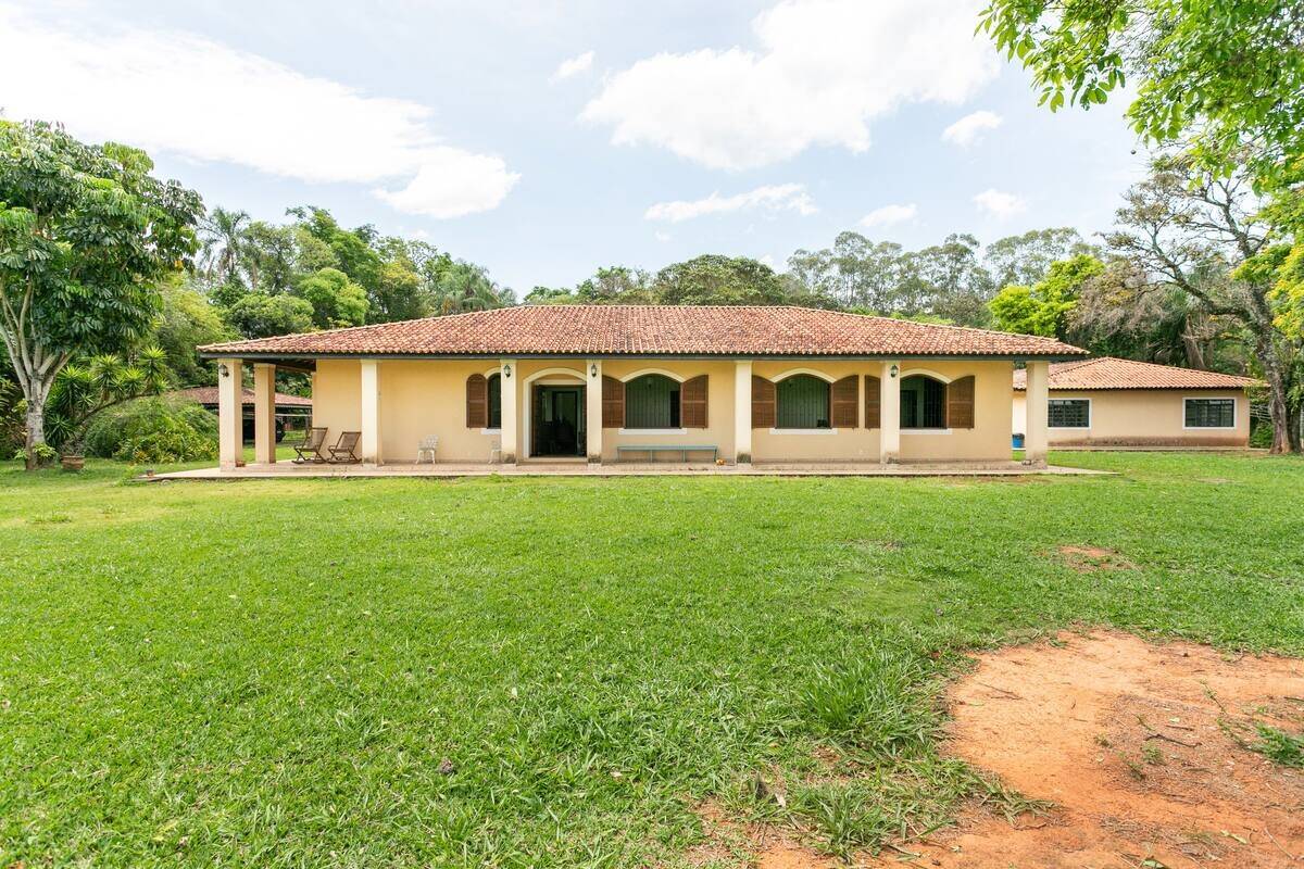 Fazenda à venda com 8 quartos, 34463m² - Foto 1