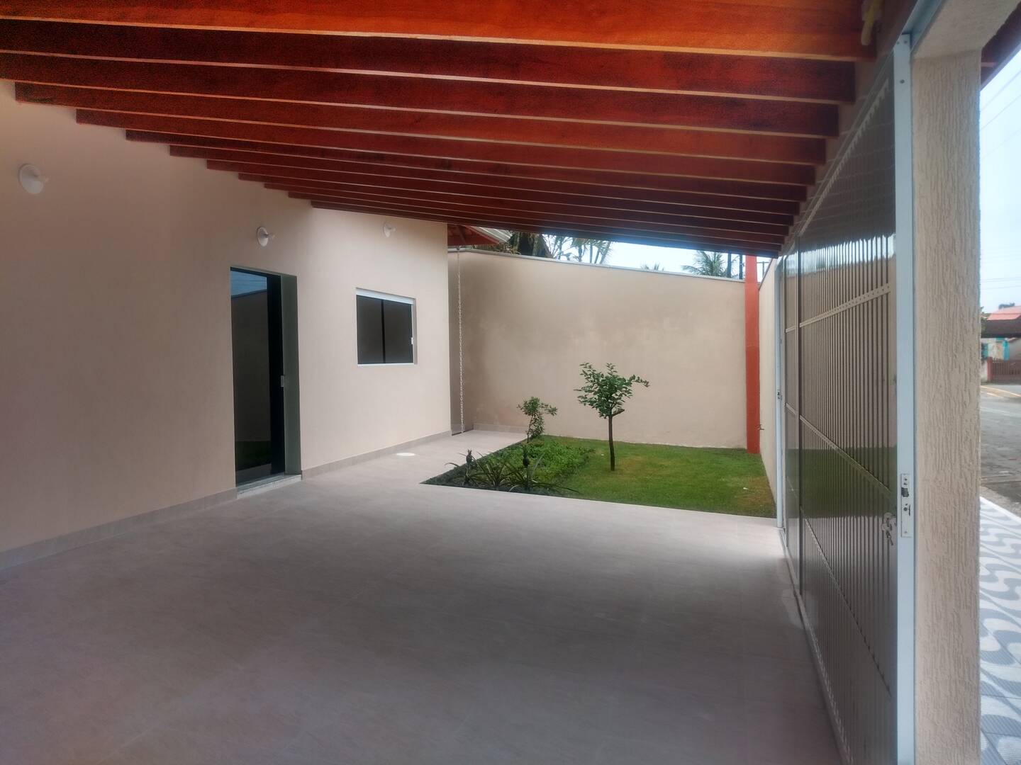 Casa à venda com 3 quartos, 204m² - Foto 2