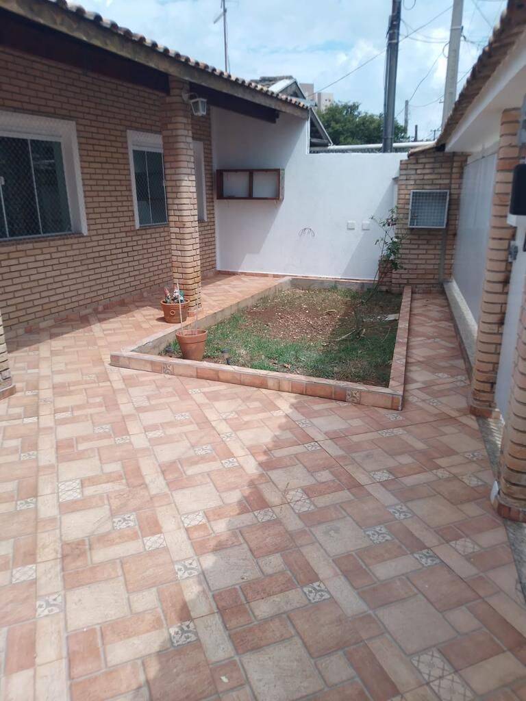 Casa à venda com 4 quartos, 320m² - Foto 2