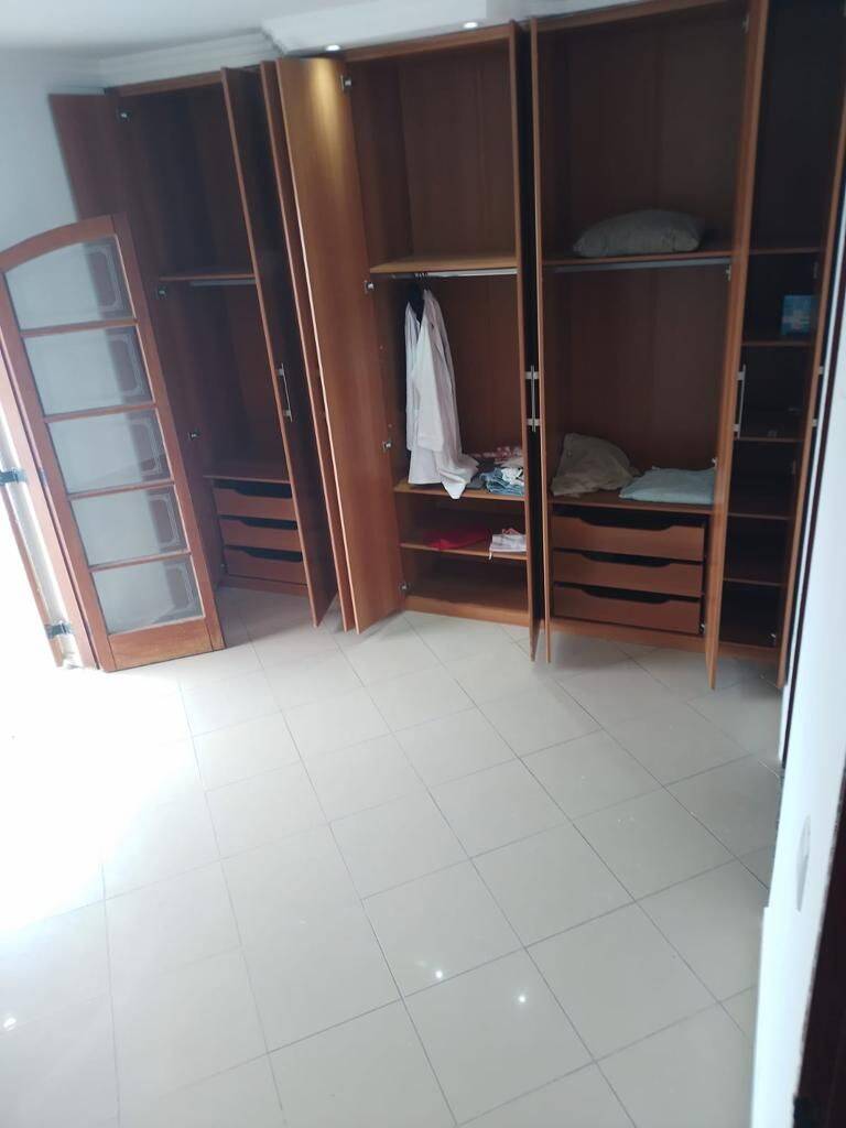 Casa à venda com 4 quartos, 320m² - Foto 19