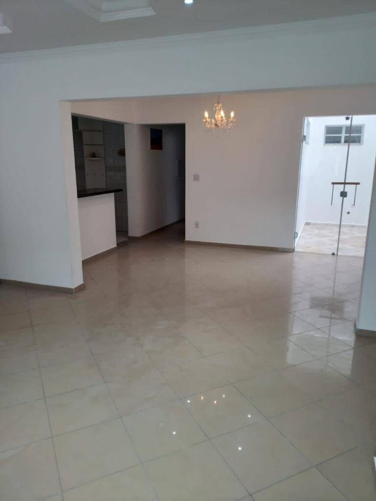 Casa à venda com 4 quartos, 320m² - Foto 25