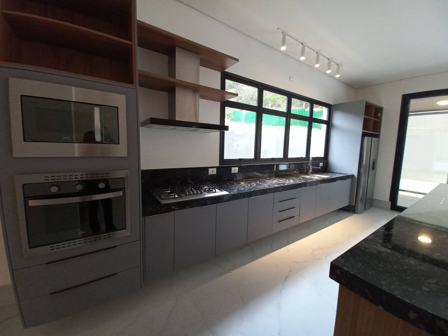 Casa à venda e aluguel com 4 quartos, 390m² - Foto 10