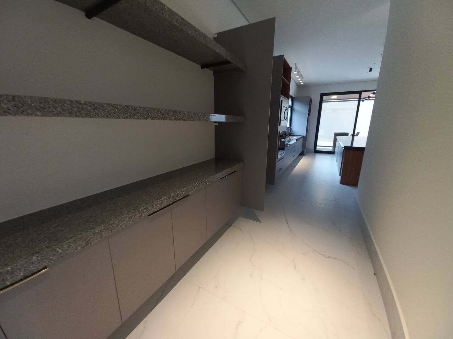 Casa à venda e aluguel com 4 quartos, 390m² - Foto 22