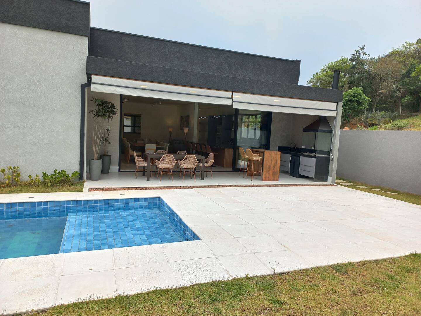 Casa à venda e aluguel com 4 quartos, 390m² - Foto 28