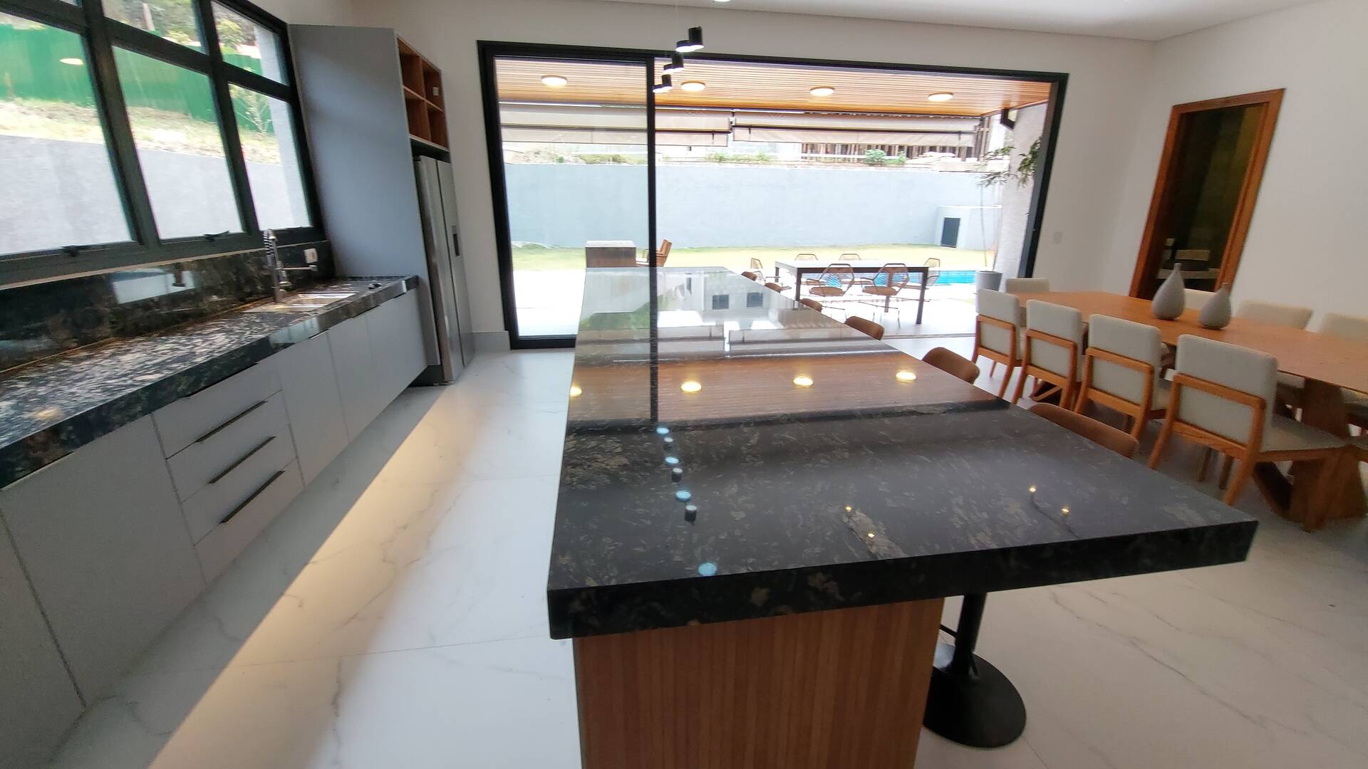 Casa à venda e aluguel com 4 quartos, 390m² - Foto 62