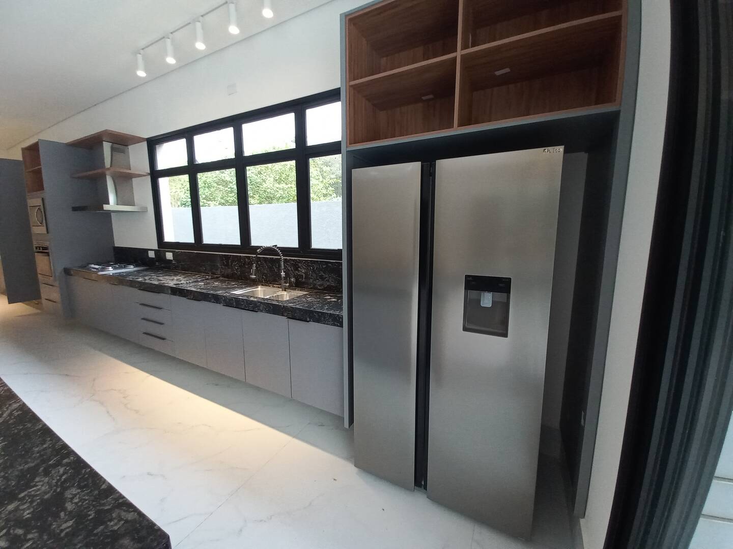 Casa à venda e aluguel com 4 quartos, 390m² - Foto 84