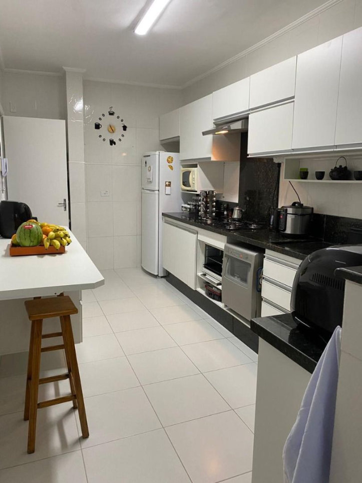 Apartamento à venda com 3 quartos, 154m² - Foto 9