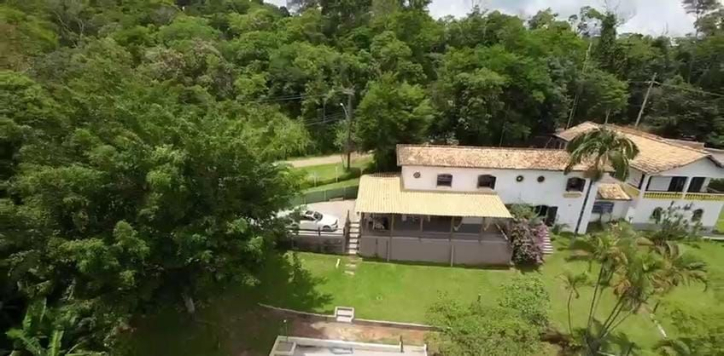 Fazenda à venda com 3 quartos, 250m² - Foto 1