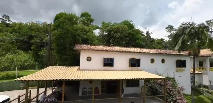 Fazenda à venda com 3 quartos, 250m² - Foto 2