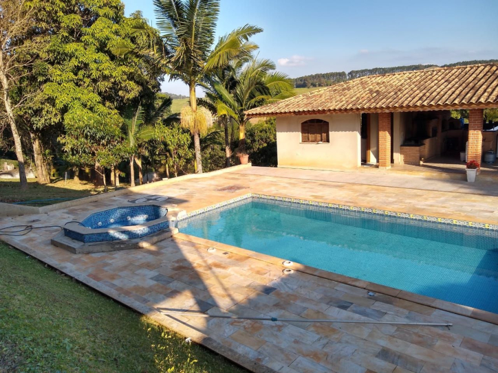 Fazenda à venda com 3 quartos, 613m² - Foto 1