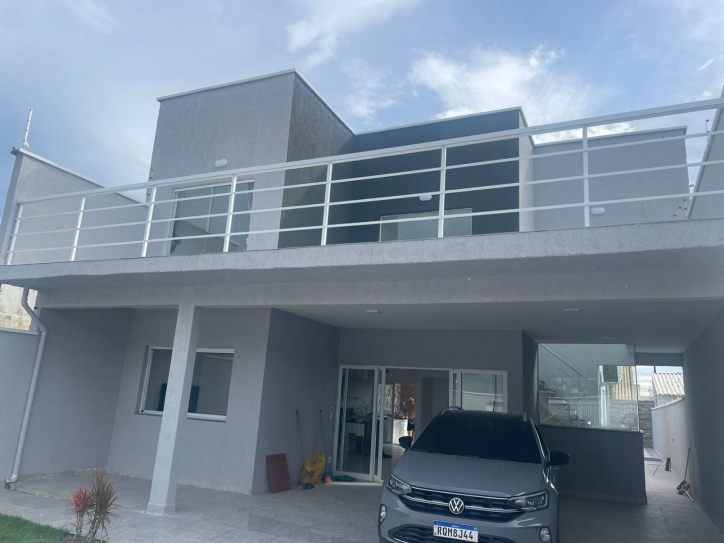 Casa à venda com 4 quartos, 232m² - Foto 2