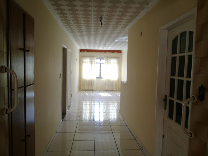 Sobrado à venda com 3 quartos, 200m² - Foto 2