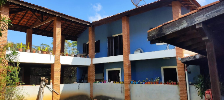 Fazenda à venda com 3 quartos, 240m² - Foto 1