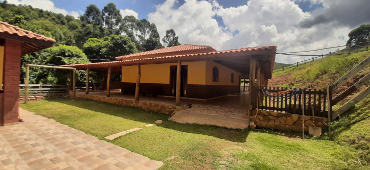 Fazenda à venda com 3 quartos, 300m² - Foto 2