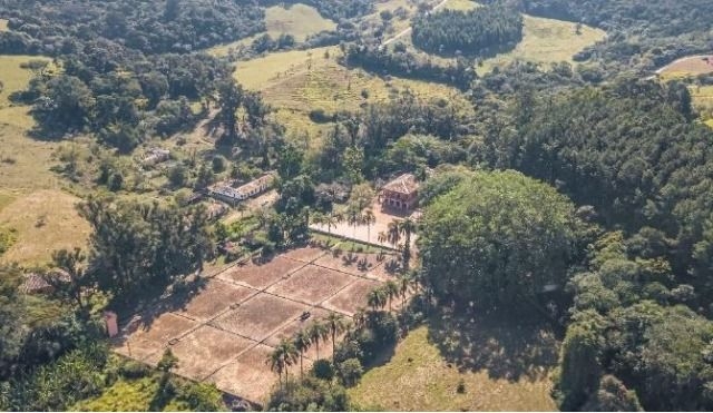 Fazenda à venda com 6 quartos, 500m² - Foto 37