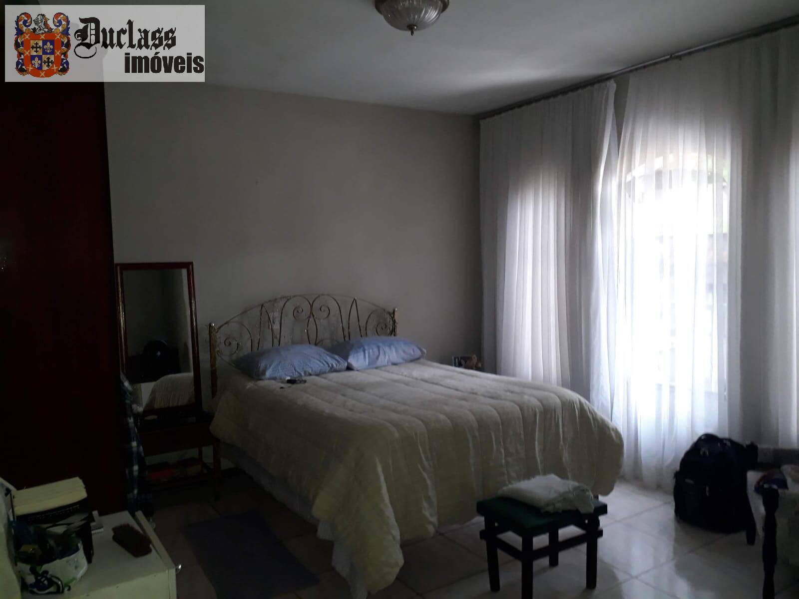 Casa à venda com 3 quartos, 320m² - Foto 4