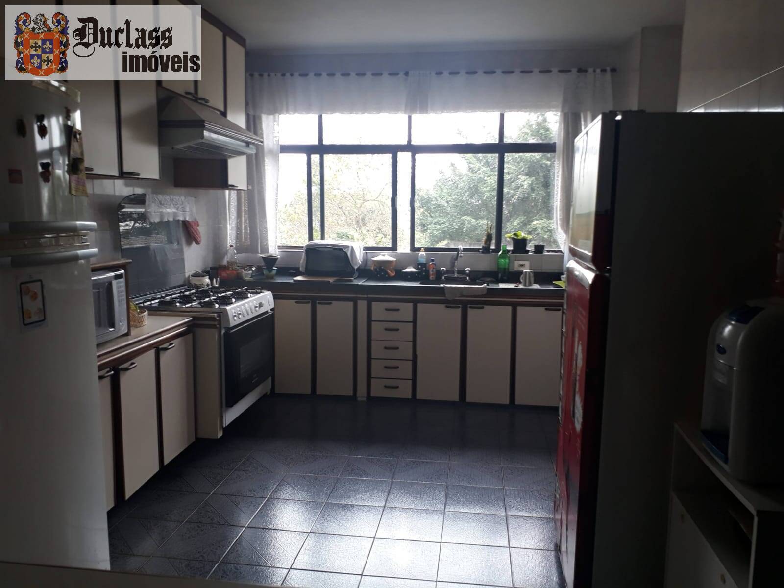 Casa à venda com 3 quartos, 320m² - Foto 8