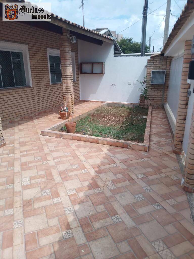 Casa à venda com 4 quartos, 320m² - Foto 2