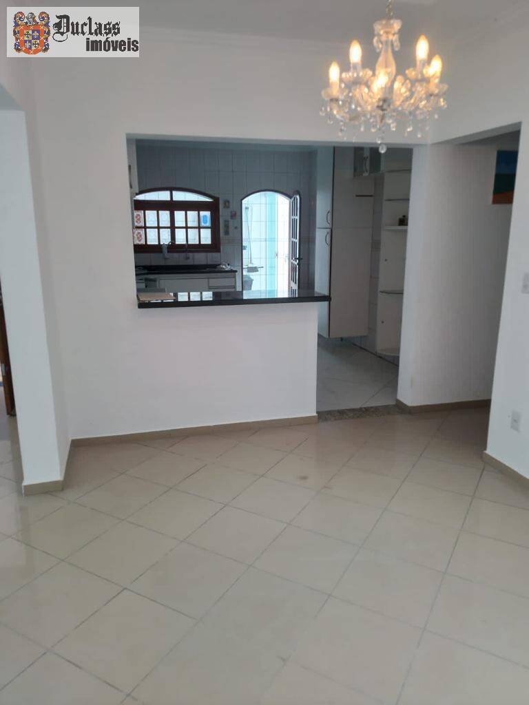 Casa à venda com 4 quartos, 320m² - Foto 1