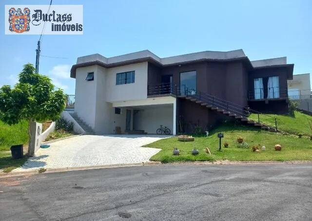 Casa à venda com 3 quartos, 236m² - Foto 2