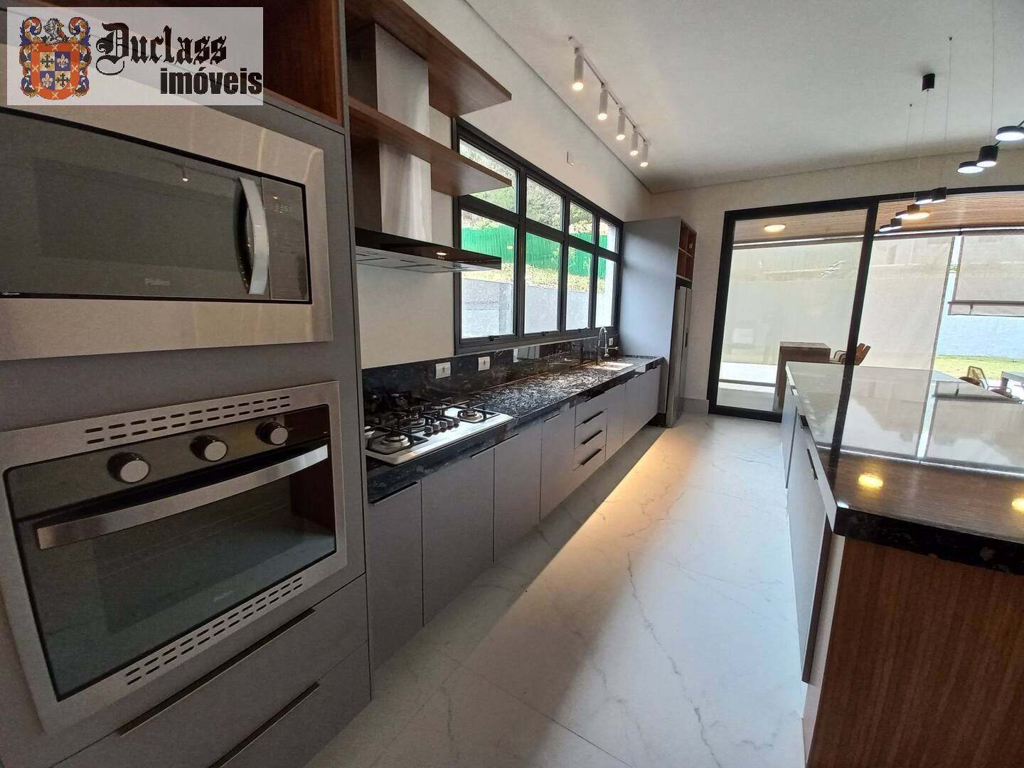 Casa à venda e aluguel com 4 quartos, 390m² - Foto 9