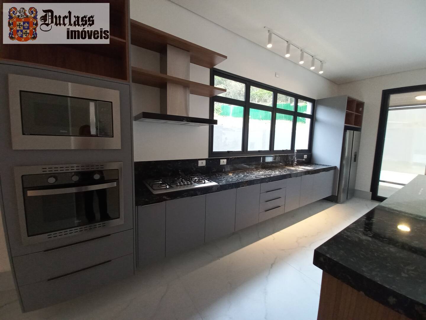 Casa à venda e aluguel com 4 quartos, 390m² - Foto 10