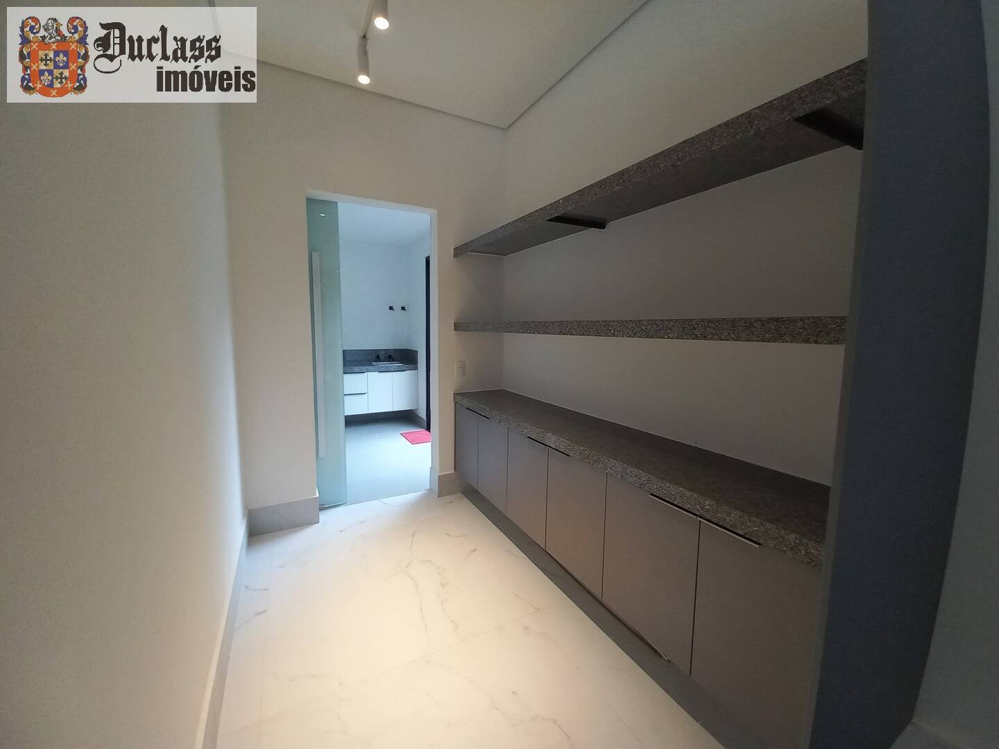 Casa à venda e aluguel com 4 quartos, 390m² - Foto 19