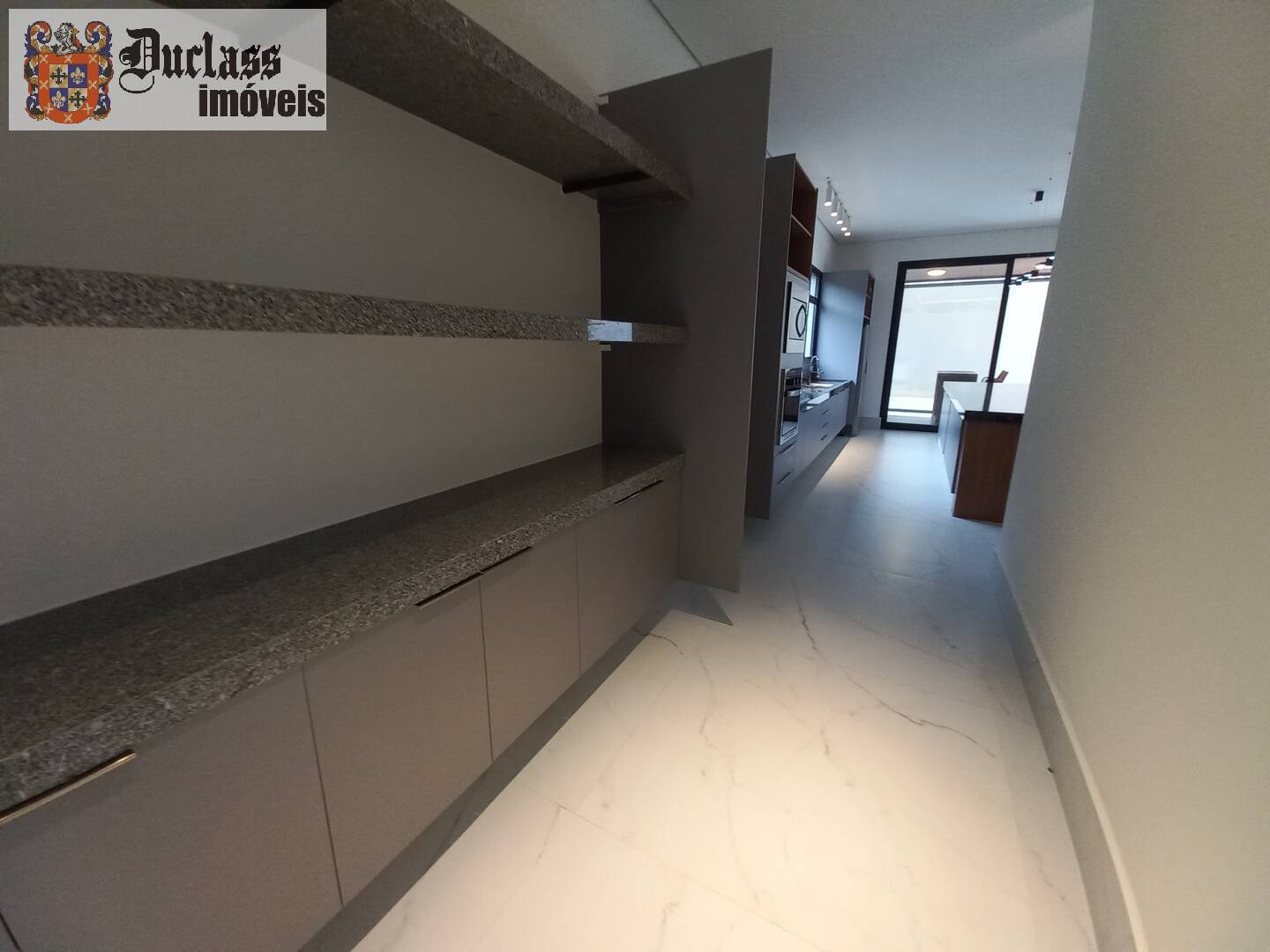 Casa à venda e aluguel com 4 quartos, 390m² - Foto 22