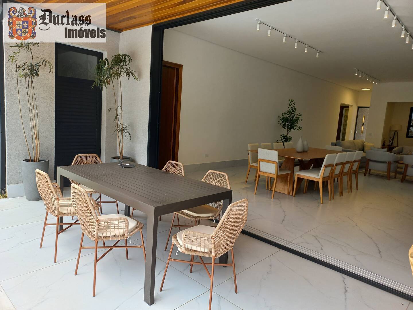 Casa à venda e aluguel com 4 quartos, 390m² - Foto 33