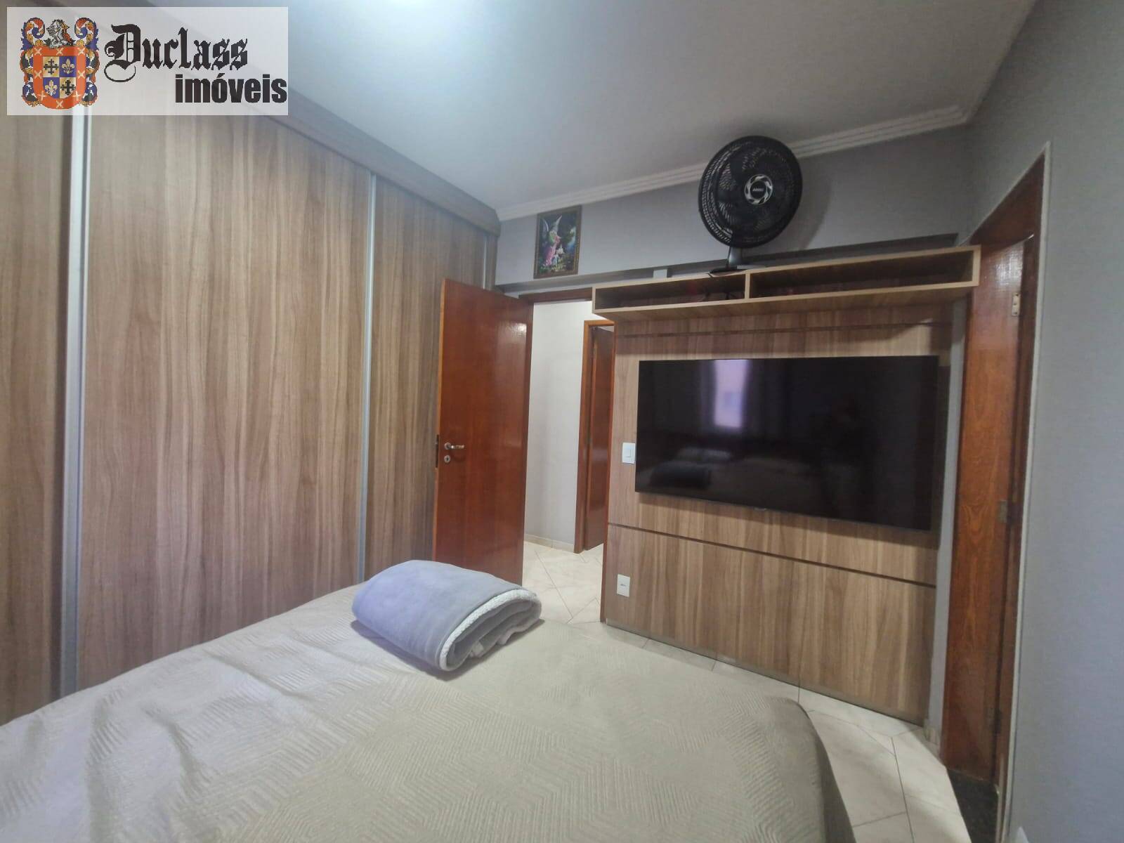 Apartamento à venda com 3 quartos, 83m² - Foto 9