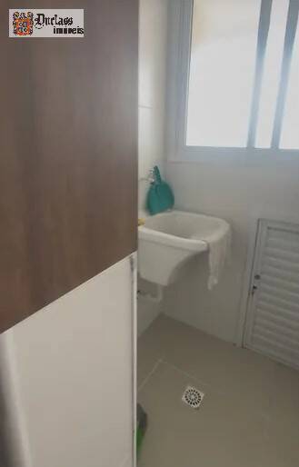 Apartamento à venda com 2 quartos, 70m² - Foto 3