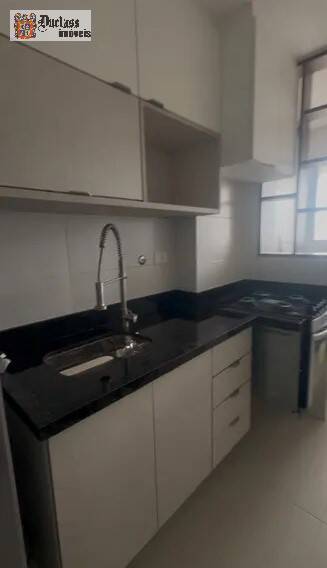 Apartamento à venda com 2 quartos, 70m² - Foto 2