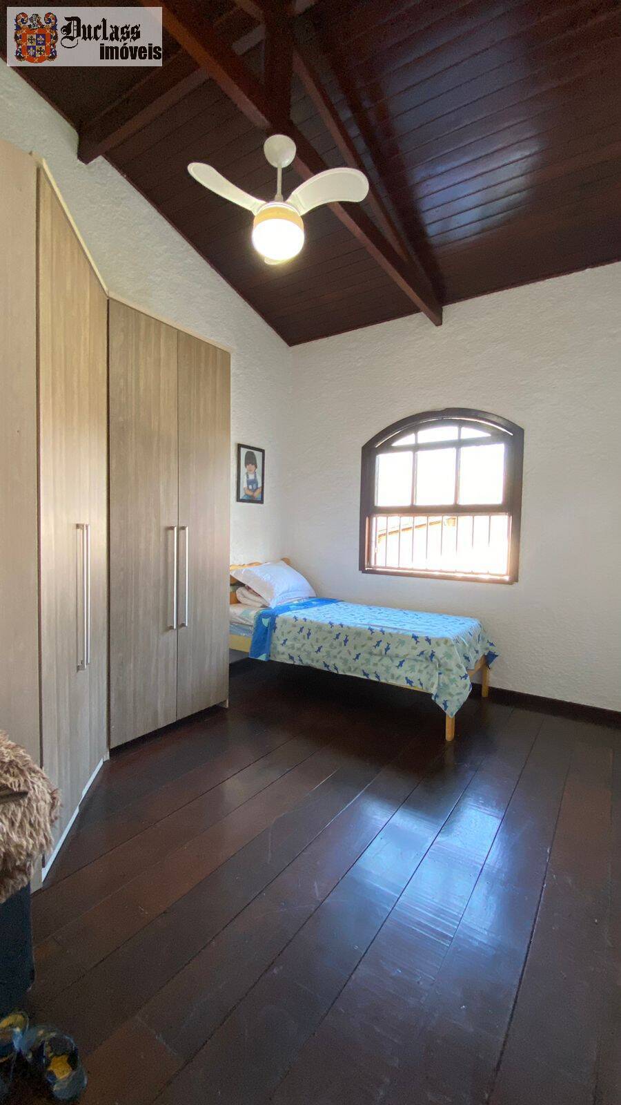 Casa à venda com 4 quartos, 200m² - Foto 15