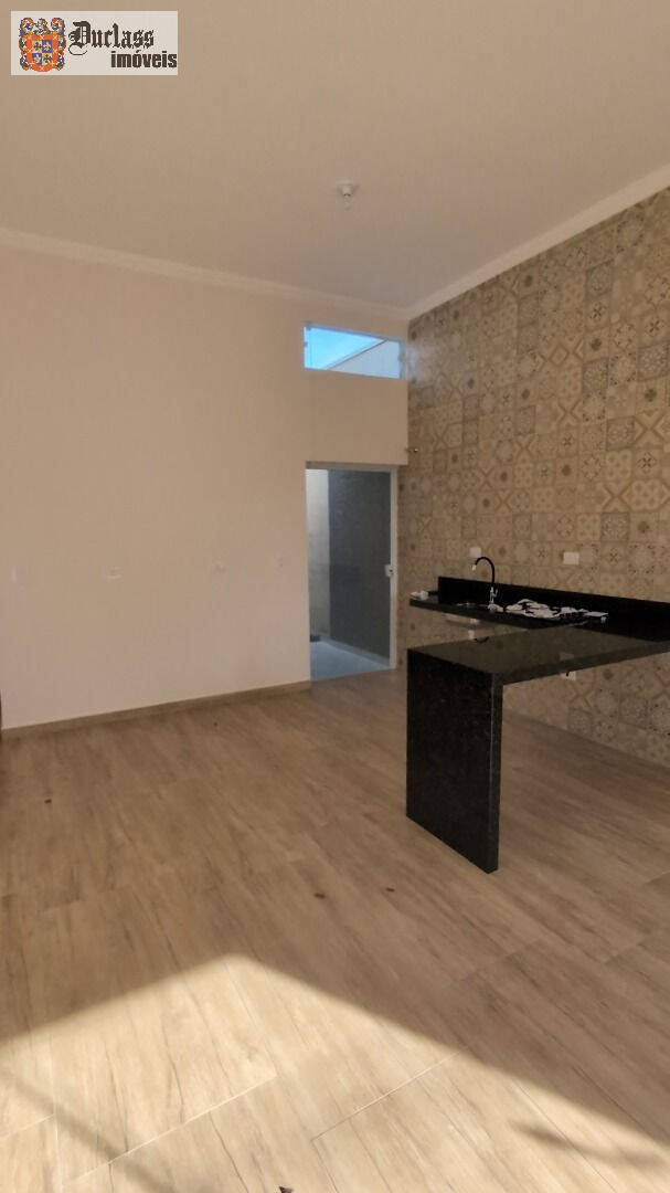 Casa à venda com 2 quartos, 105m² - Foto 3