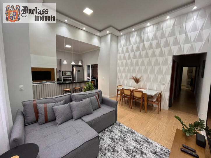 Casa à venda com 3 quartos, 132m² - Foto 1