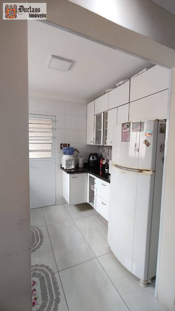 Casa à venda com 2 quartos, 136m² - Foto 3