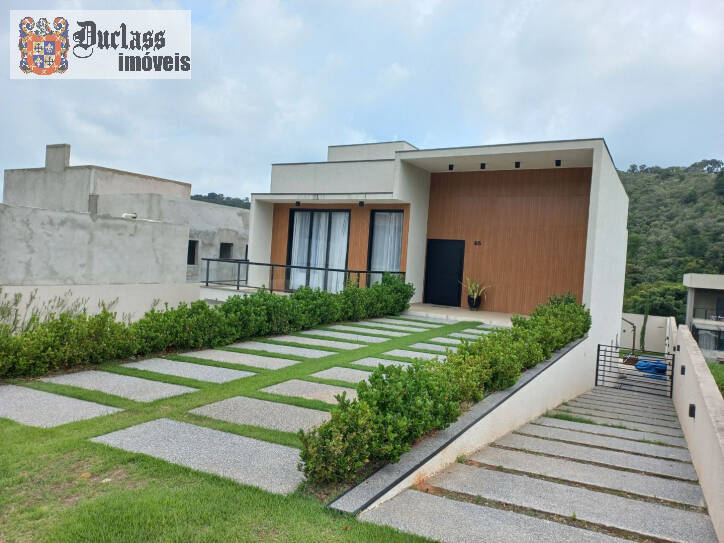 Casa de Condomínio à venda com 3 quartos, 234m² - Foto 3