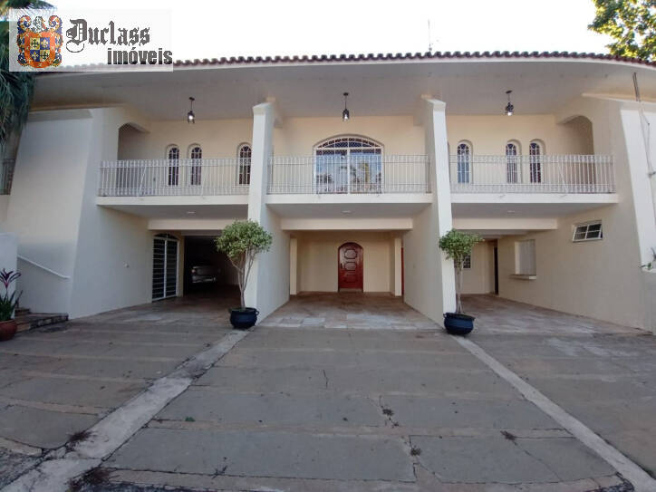 Casa à venda com 6 quartos, 800m² - Foto 1