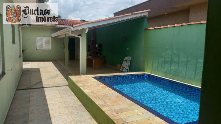 Casa à venda com 2 quartos, 207m² - Foto 1