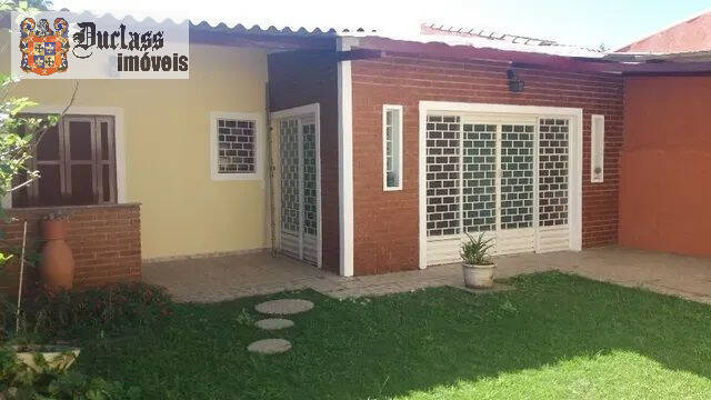 Casa à venda com 3 quartos, 161m² - Foto 1