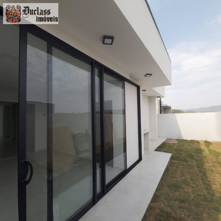 Casa à venda com 3 quartos, 165m² - Foto 4