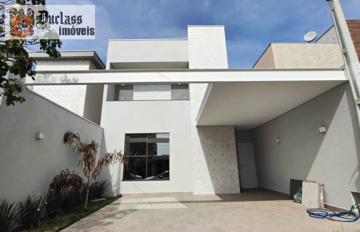 Sobrado à venda com 3 quartos, 184m² - Foto 1