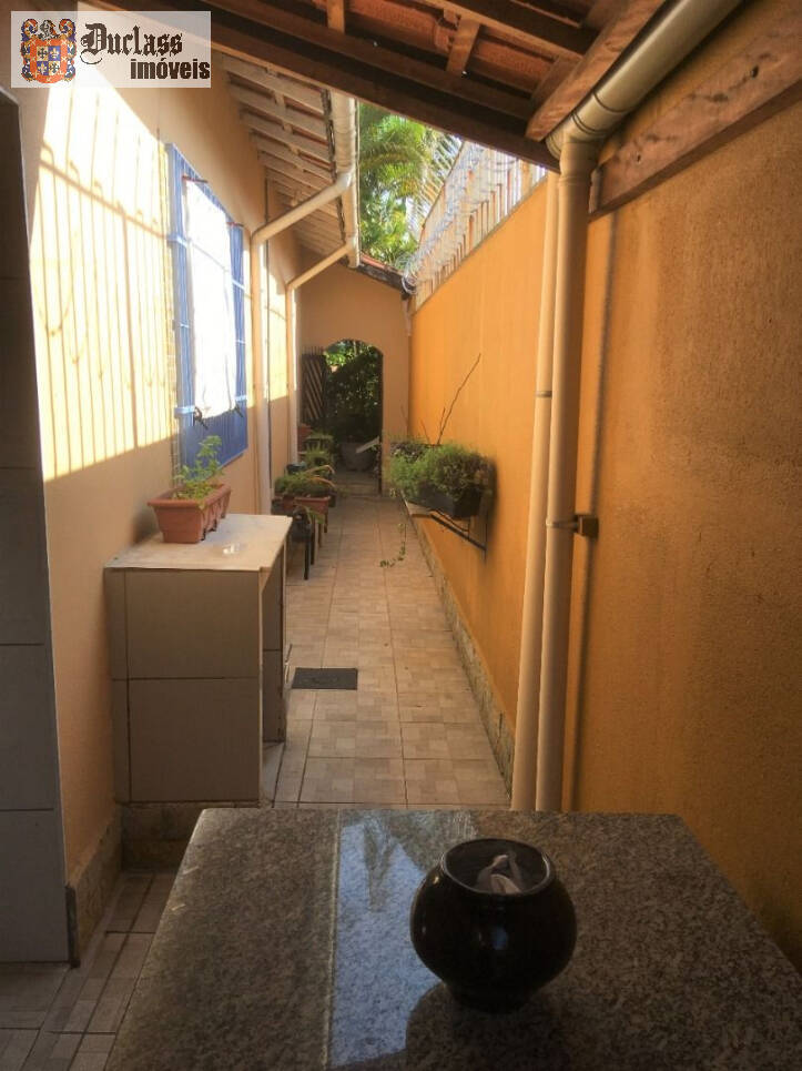 Casa à venda com 3 quartos, 180m² - Foto 14