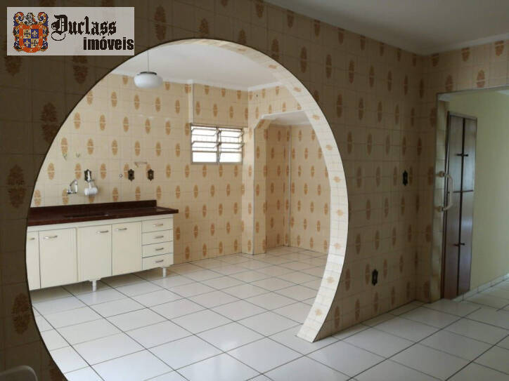 Sobrado à venda com 3 quartos, 200m² - Foto 4