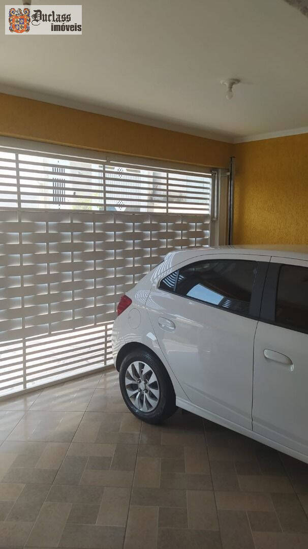 Casa à venda com 3 quartos, 150m² - Foto 1