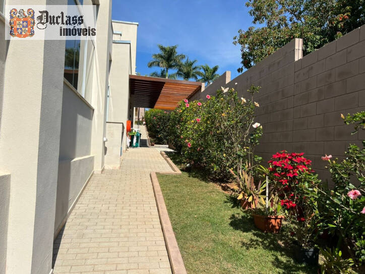 Casa de Condomínio à venda com 4 quartos, 560m² - Foto 4