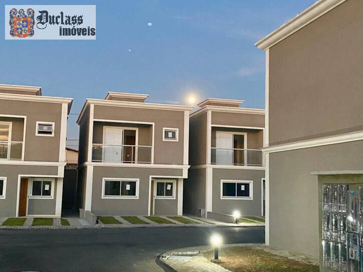 Sobrado à venda com 4 quartos, 126m² - Foto 1